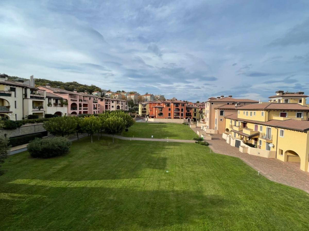 Apartment Claudia Muggia Exterior photo